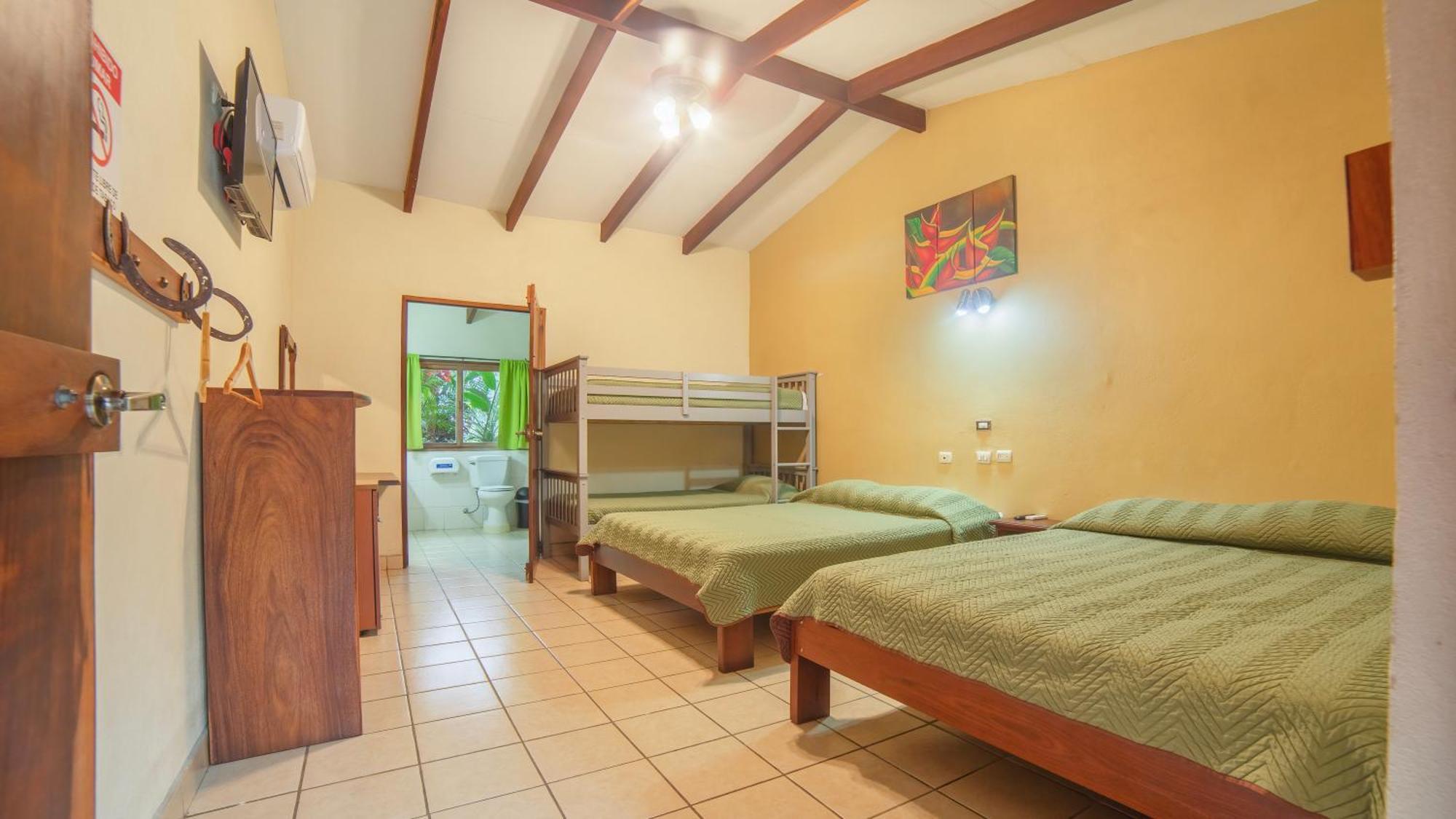 Hotel La Hacienda Quesada  Esterno foto